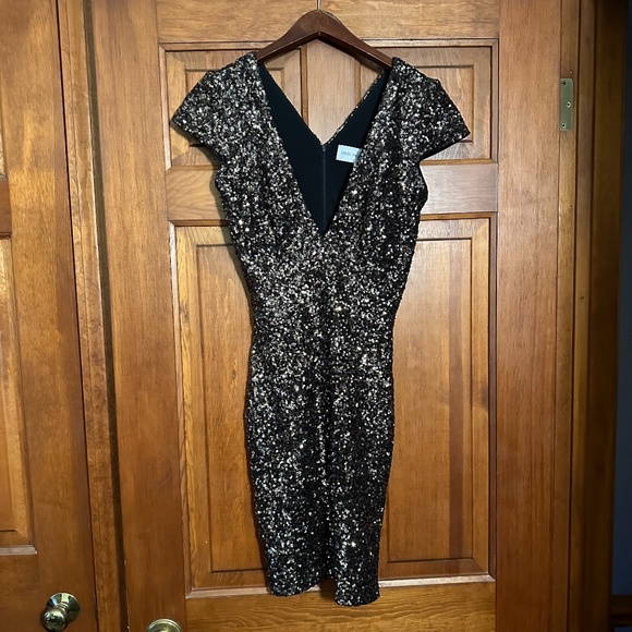 Dress The Population Zoe Sequined Mini Dress size XS in Antique - Picture 7 of 15